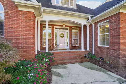 102 Lockmere Ct, Easley, SC 29642 photo 4