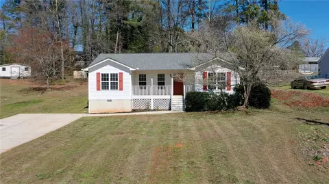 102 Roderick Dr, Seneca, SC 29678