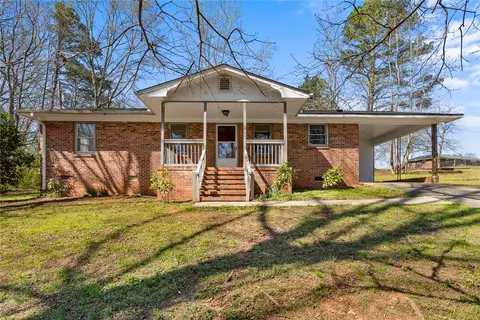 106 Ross Dr, Starr, SC 29684