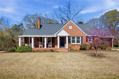 310 Retreat St, Westminster, SC 29693