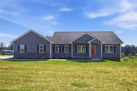 426 Oak Creek Rd, Seneca, SC 29678