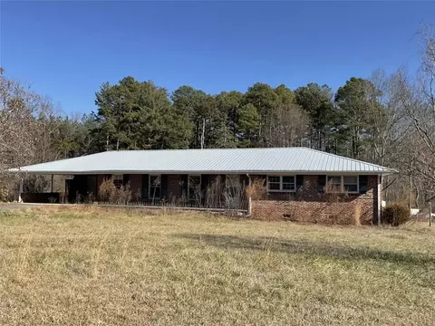 142 S Abbott Rd, Walhalla, SC 29691