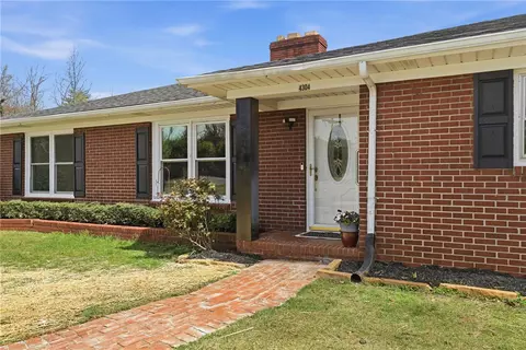 4304 Old Buncombe Rd, Greenville, SC 29617