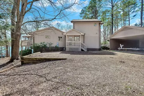 738 Seminole Point Rd, Fair Play, SC 29643
