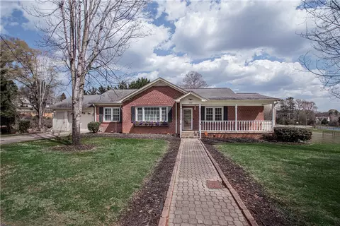 101 Hagood Park Dr, Easley, SC 29640