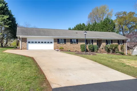 205 Frances Cannon Dr, Anderson, SC 29621
