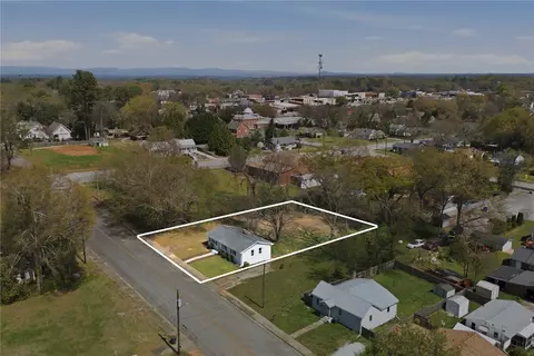 View/Area - 209 Pine St, Seneca, SC 29678 photo 6 of 6