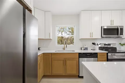 Kitchen - 209 Pine St, Seneca, SC 29678 photo 4 of 6