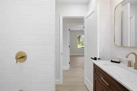 Entry Way - 209 Pine St, Seneca, SC 29678 photo 2 of 3