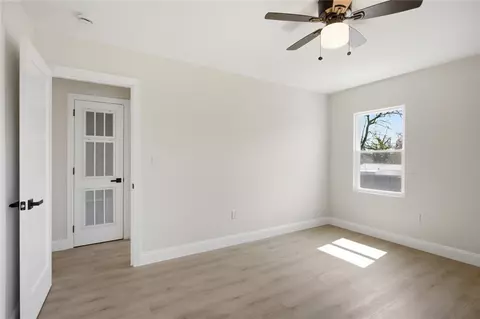 Bedroom - 209 Pine St, Seneca, SC 29678 photo 3 of 4
