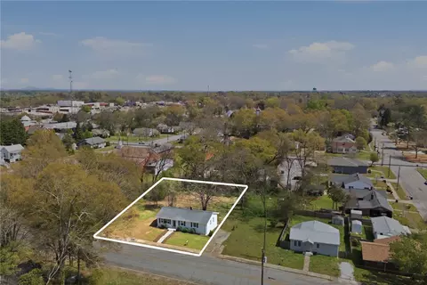 View/Area - 209 Pine St, Seneca, SC 29678 photo 3 of 6