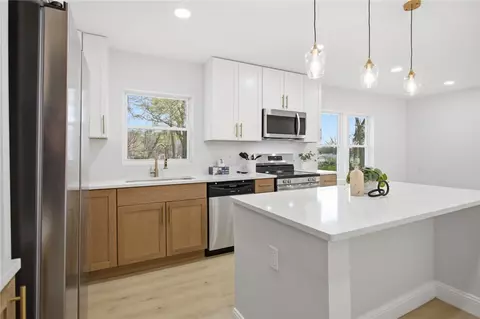 Kitchen - 209 Pine St, Seneca, SC 29678 photo 3 of 6