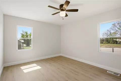 Bedroom - 209 Pine St, Seneca, SC 29678 photo 1 of 4