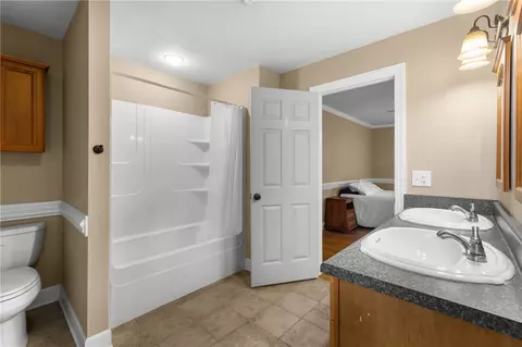 Bath - 102 Cherokee Rd, Clemson, SC 29631 photo 3 of 4
