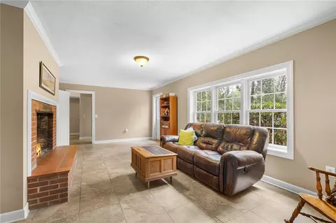 Living - 102 Cherokee Rd, Clemson, SC 29631 photo 7 of 8