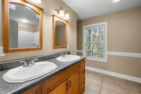 Bath - 102 Cherokee Rd, Clemson, SC 29631 photo 2 of 4