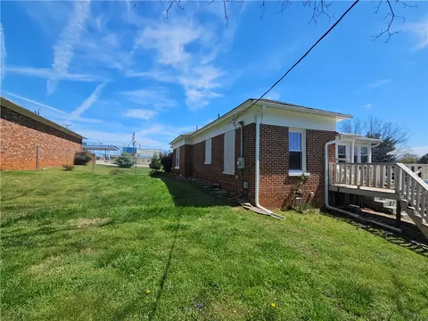 Exterior - 208 Pendelton St, Pickens, SC 29671 photo 4 of 9