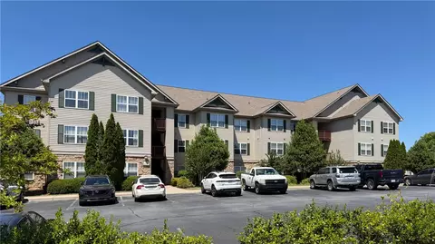 1133 Harts Ridge Dr, Seneca, SC 29678