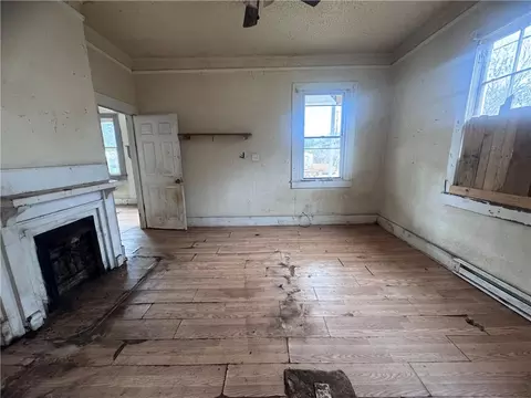 Living - 32 Ames St, Seneca, SC 29678 photo 2 of 2