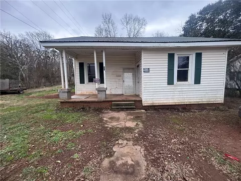 32 Ames St, Seneca, SC 29678