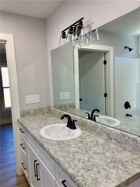 Bath - 110 Ware St, Seneca, SC 29678 photo 3 of 3