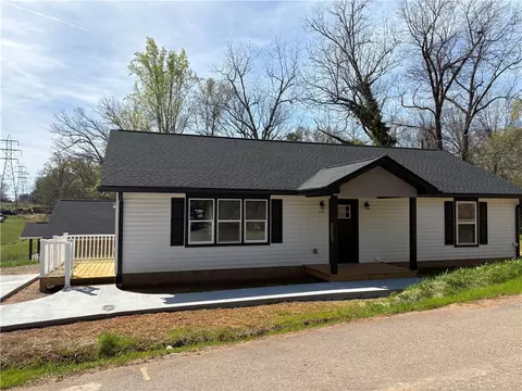 Exterior - 110 Ware St, Seneca, SC 29678 photo 5 of 7