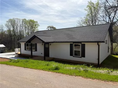 110 Ware St, Seneca, SC 29678