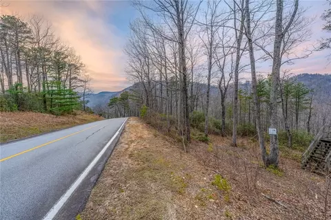 901 Mountain Summit Rd, Travelers Rest, SC 29690