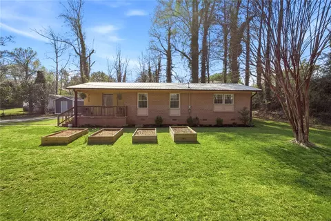 705 Sherwood Dr, Seneca, SC 29678