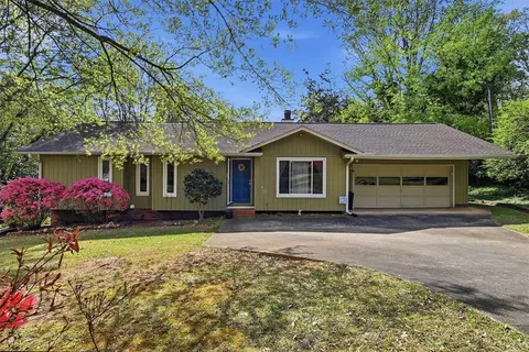 729 Alpine Dr, Seneca, SC 29672
