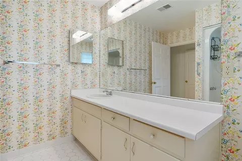 Bath - 1 Birch Pl, Clemson, SC 29631 photo 2 of 3