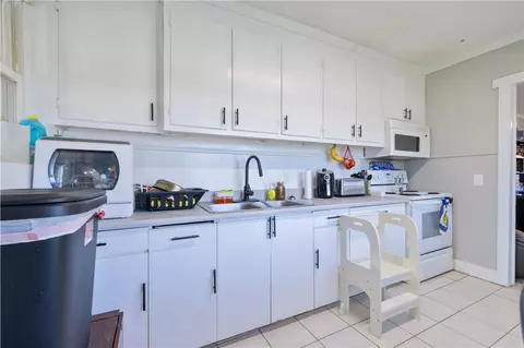 Kitchen - 302 Bryant St, Central, SC 29630 photo 2 of 3