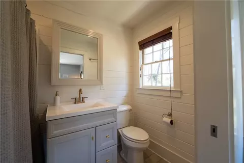 Bath - 102 Robin St, Clemson, SC 29631 photo 7 of 7