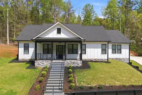 2585 Dr Johns Rd, Westminster, SC 29693