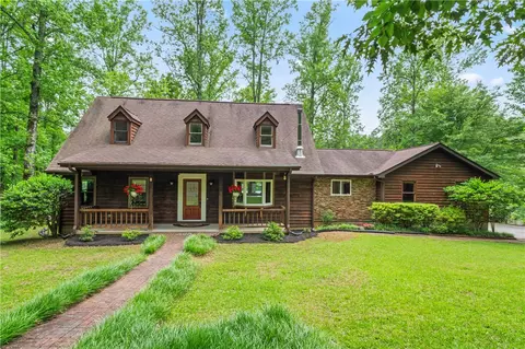 175 Beaver Lake Dr, West Union, SC 29696