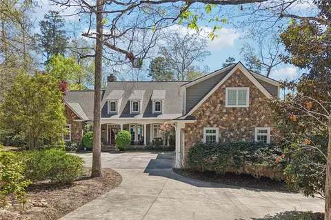136 Talons Point Rd, Seneca, SC 29672