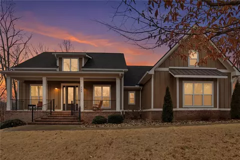 555 Riverstead Dr, Marietta, SC 29661