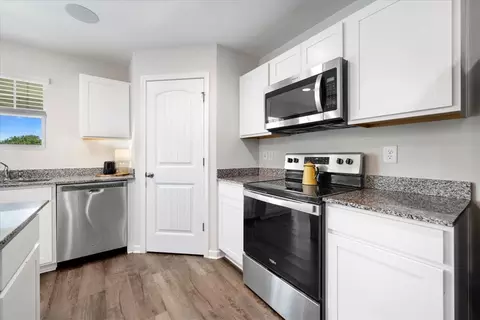 Kitchen - 117 Adger Rd, Pendleton, SC 29670 photo 2 of 3