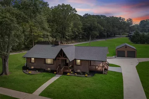 205 N Chestnut St, Seneca, SC 29678