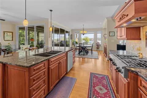 Kitchen - 729 Navigators Pointe Pointe, Seneca, SC 29672 photo 3 of 4