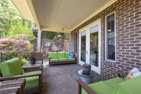 Exterior - 729 Navigators Pointe Pointe, Seneca, SC 29672 photo 8 of 15