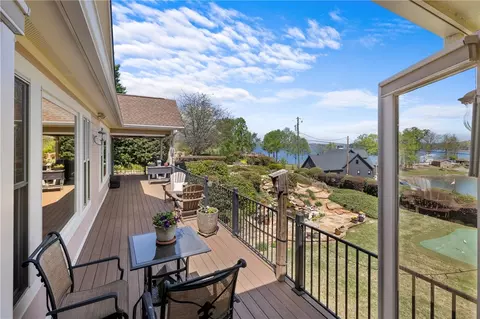 Exterior - 729 Navigators Pointe Pointe, Seneca, SC 29672 photo 4 of 15