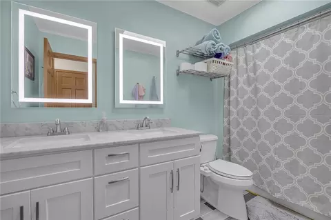 Bath - 1002 Berkeley Dr, Clemson, SC 29631 photo 3 of 4