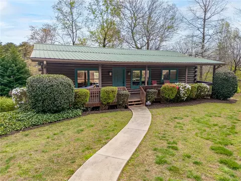 203 Little Ln, Seneca, SC 29672