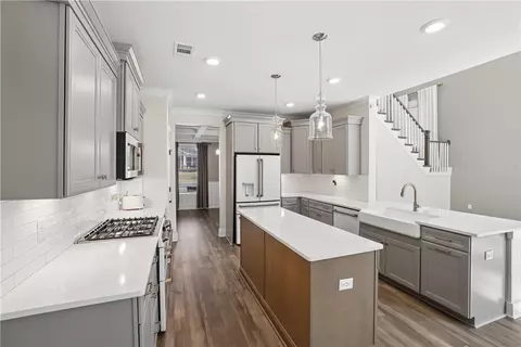 Kitchen - 135 Ridgeline Row, Central, SC 29630 photo 2 of 3