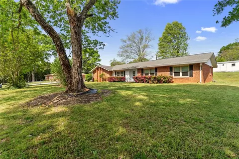 Exterior - 1007 Brown Rd, Anderson, SC 29621 photo 3 of 7