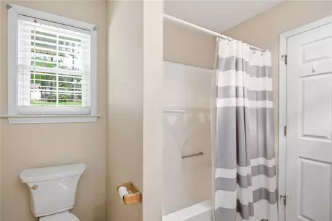 Bath - 305 Wildwood Rd, Walhalla, SC 29691 photo 1 of 4
