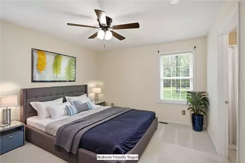 Bedroom - 305 Wildwood Rd, Walhalla, SC 29691 photo 4 of 9