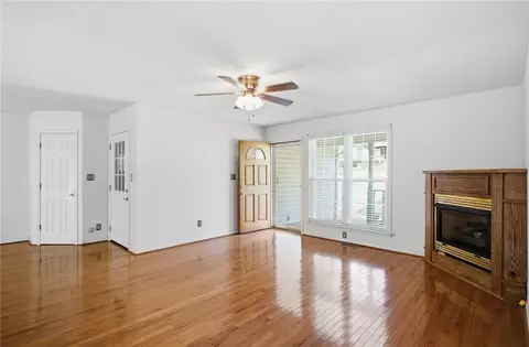Living - 305 Wildwood Rd, Walhalla, SC 29691 photo 2 of 3