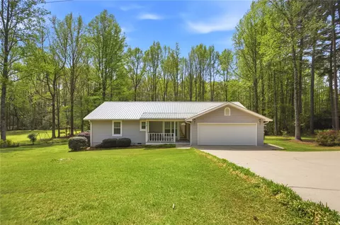 305 Wildwood Rd, Walhalla, SC 29691